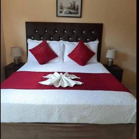 Guest House Florida Lake Roodepoort Exterior foto
